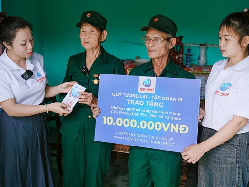 Hình ảnh nhân viên hỗ trợ khách hàng 32win11