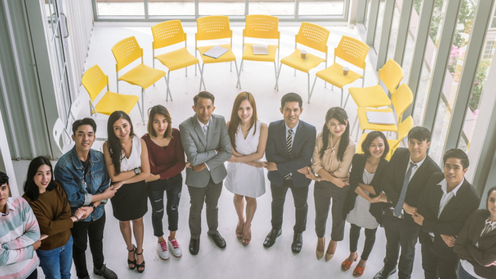 Hình ảnh minh họa chơi có trách nhiệm tại 32win11 với các biểu tượng an toàn và kiểm soát